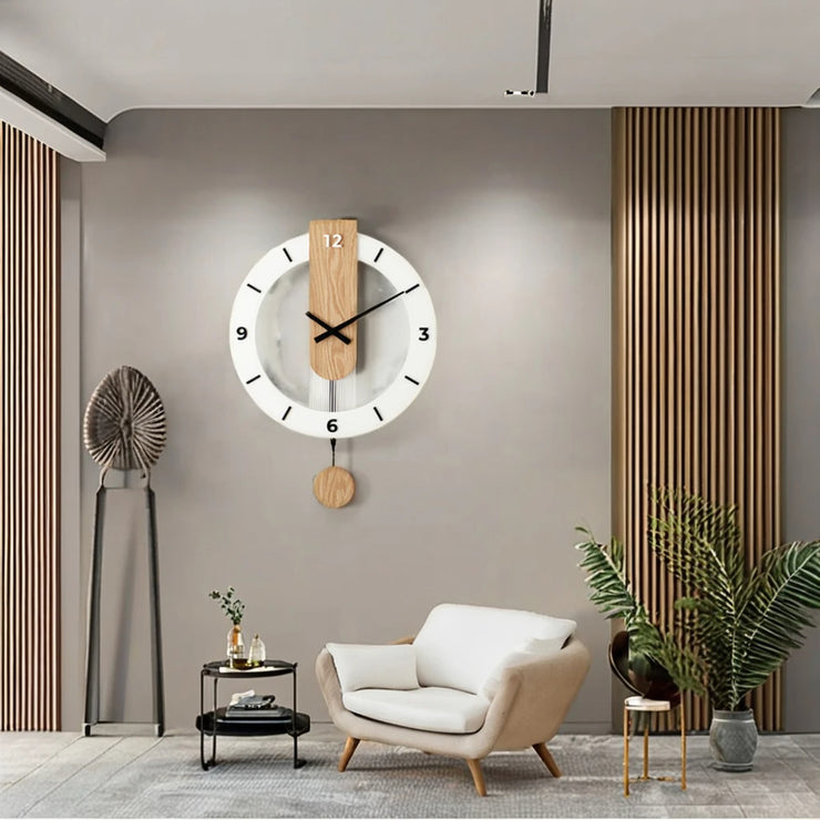 Horloge murale en bois moderne