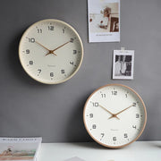 Horloge murale nordique en bois massif